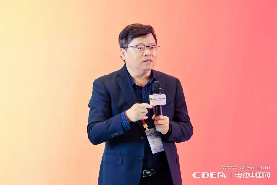 图为海目星董事长赵盛宇致辞