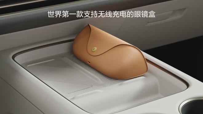 理想汽车的“第二大脑”：一副AI眼镜背后，是对具身智能的野心