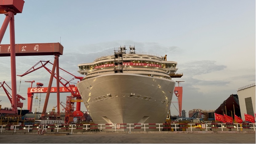 正在建造的“爱达·花城号”（财联社记者/摄）