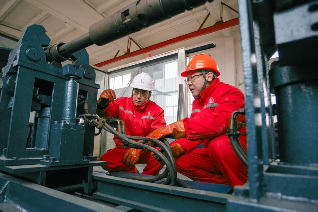 QC小组成员在现场