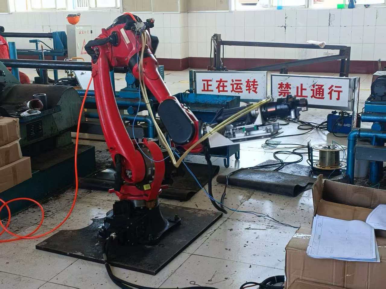 上卸油管接箍的机械臂