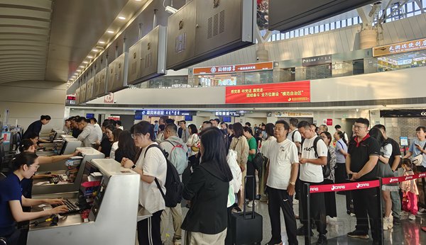 （鄂尔多斯机场供图）