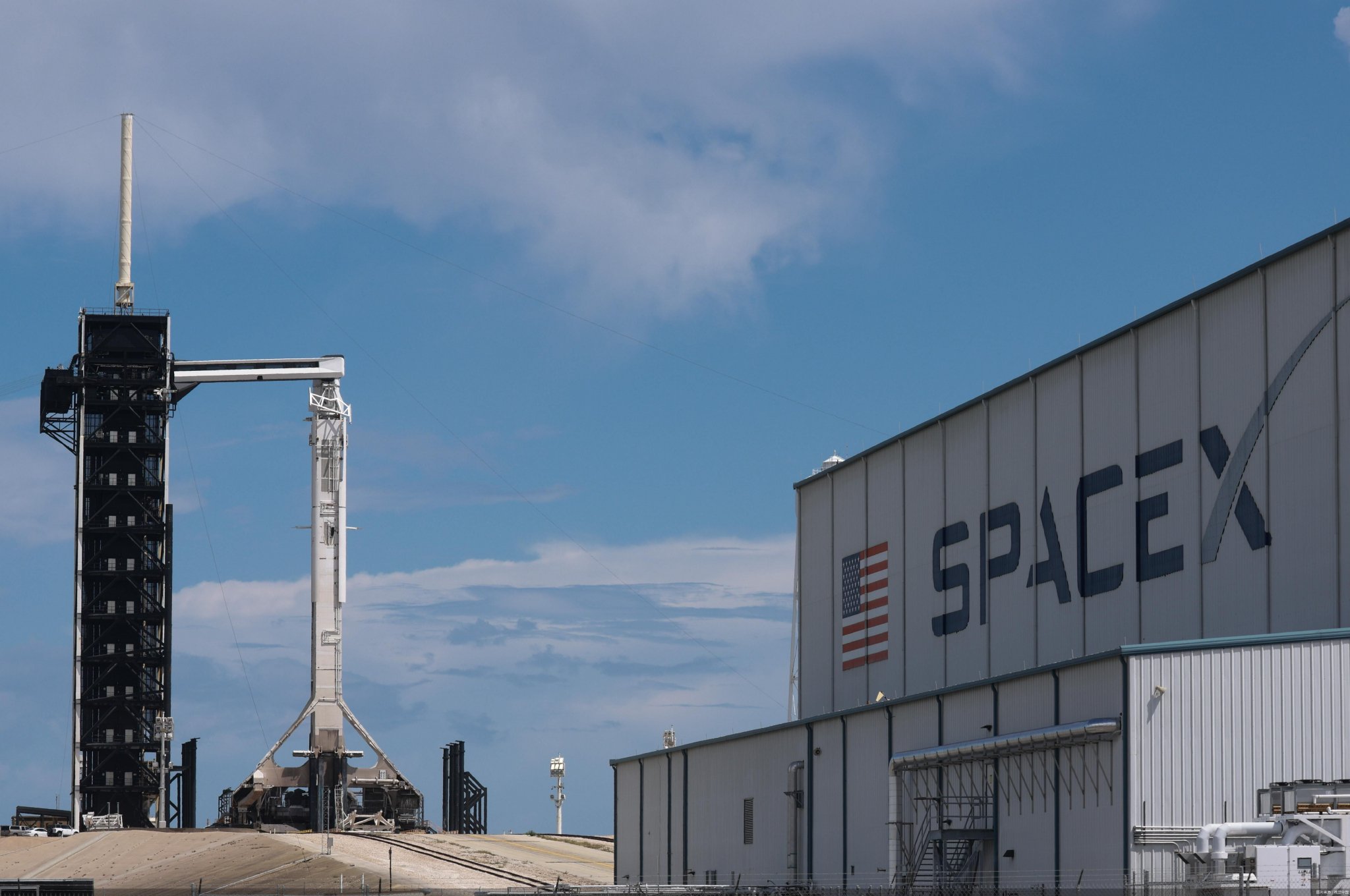 马斯克暗示 SpaceX明年IPO？