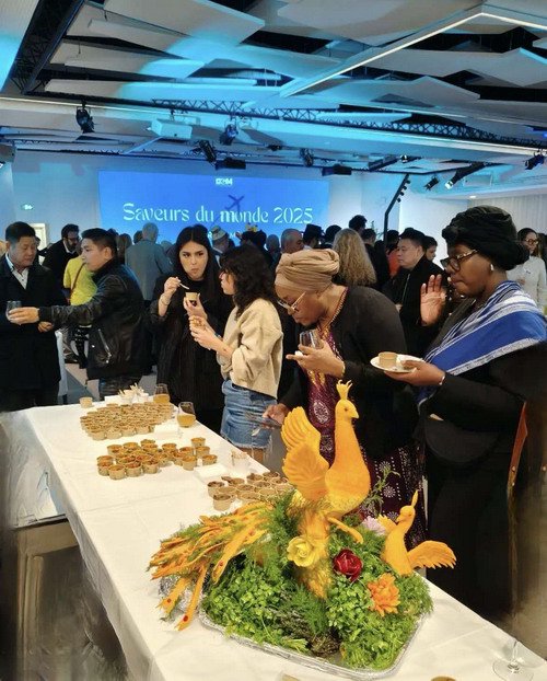 驻马赛总领事何有麟出席领团“世界美食节”