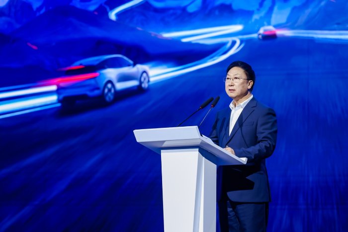 中国汽车工业协会常务副会长兼秘书长付炳锋