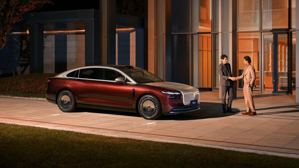 “华系豪车”破晓时分 岚图追光L上市