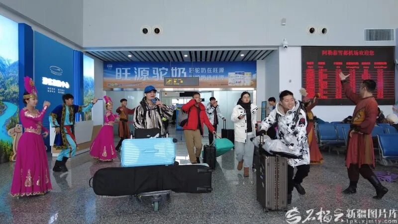 12月9日,中国南方航空正式开通深圳往返阿勒泰