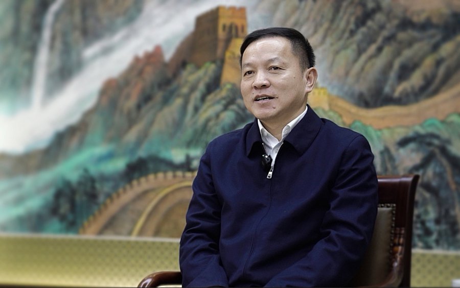 如东县委书记杨万平接受本报采访。