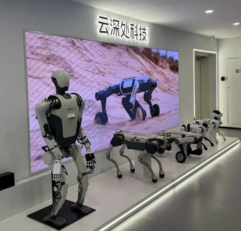 ▲杭州云深处科技股份有限公司机器人展厅　摄影 / 侯皓议