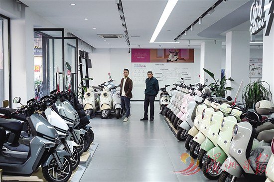 部分新国标电动自行车配置引发争议，商家力推新车型，市场存观望情绪——从安全焦点看民生期盼评论全部评论视频推荐