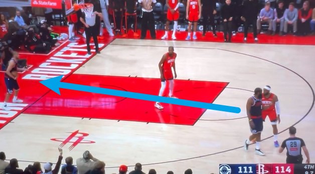 关键失误：哈登没有回头 巴图姆踩线后神情低落 卢直接挂机