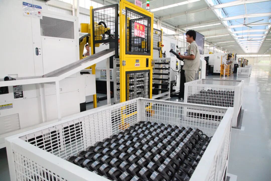 民营企业依靠创新驱动和产业转型升级提升市场竞争力。乔利峰 摄