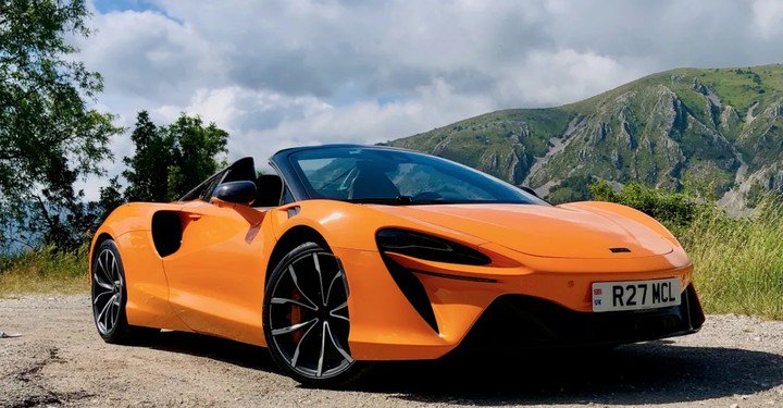 ▲ 迈凯伦的 ARTURA「回旋镖」式大灯