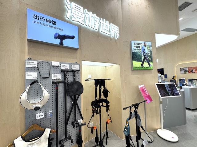 全国首家“AI+养老”主题体验店“晞颐·AI体验馆”。 舒抒 摄