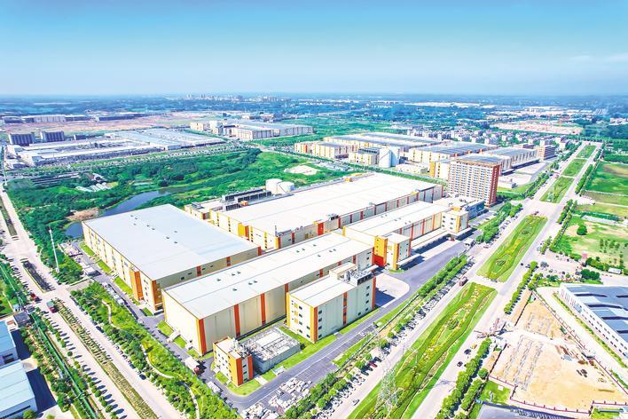 荆门高新公司持续助力亿纬动力扩规裂变，做大做强。 （湖北日报通讯员 汪琪 摄）