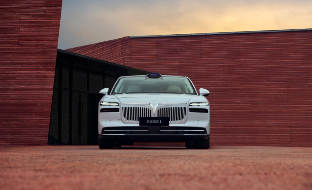 40%用户BBA增换购：岚图追光L融化“成见大山”