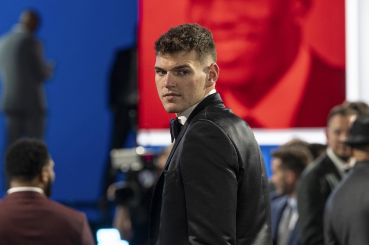 拓记：球队放弃艾顿&扶正克林根是明智的 后者是球队基石