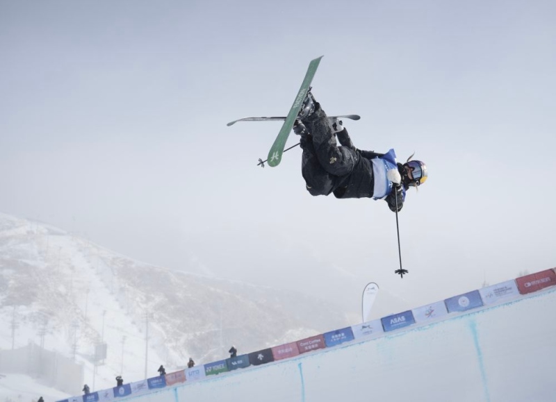 谷爱凌夺得自由式滑雪U型场地世界杯云顶站冠军