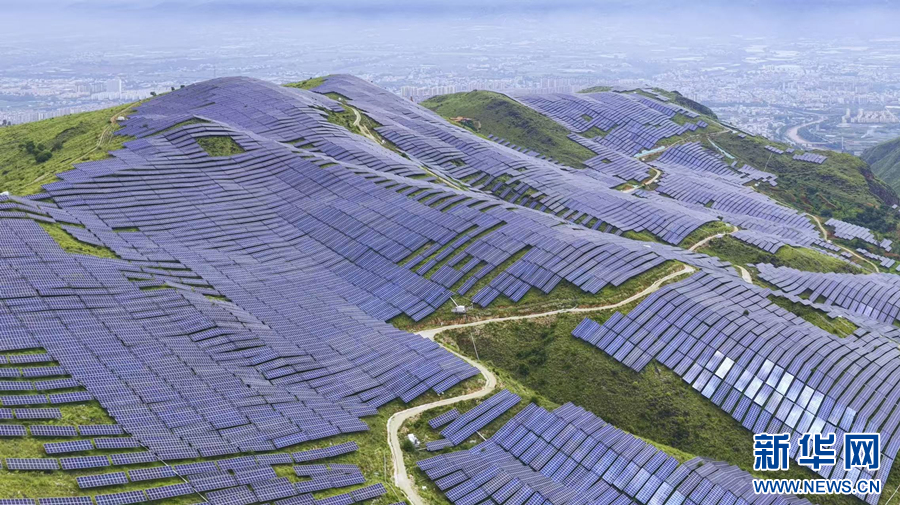 5G赋能亚洲最大山地光伏电厂数智化转型5G工厂项目（资料图）。新华网发（李旸 摄）