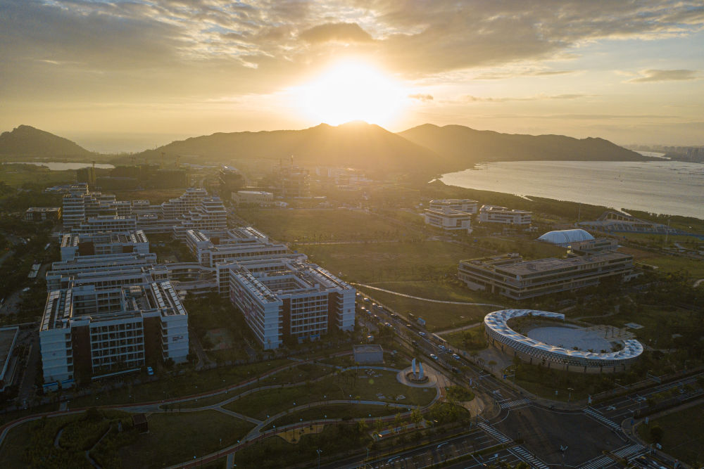 　　↑ 海南自贸港重点园区——陵水黎安国际教育创新试验区（无人机照片，11月5日摄）。