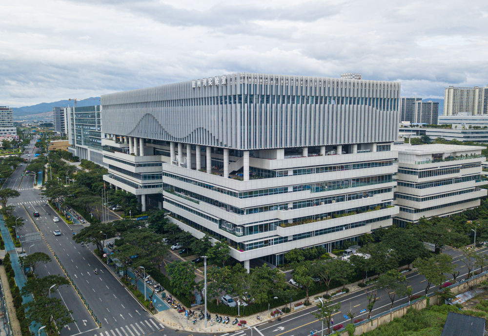 　　↑ 在海南自贸港重点园区——三亚崖州湾科技城拍摄的崖州湾实验室（无人机照片，11月2日摄）。