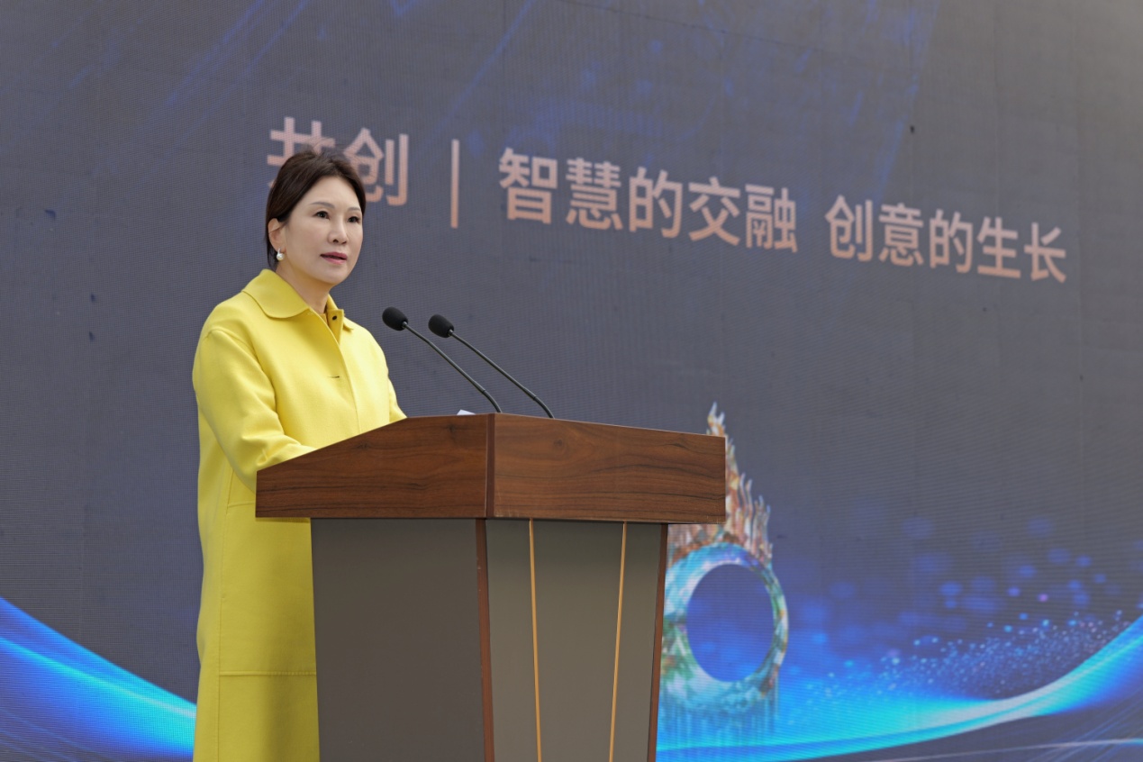 香江控股董事长翟美卿