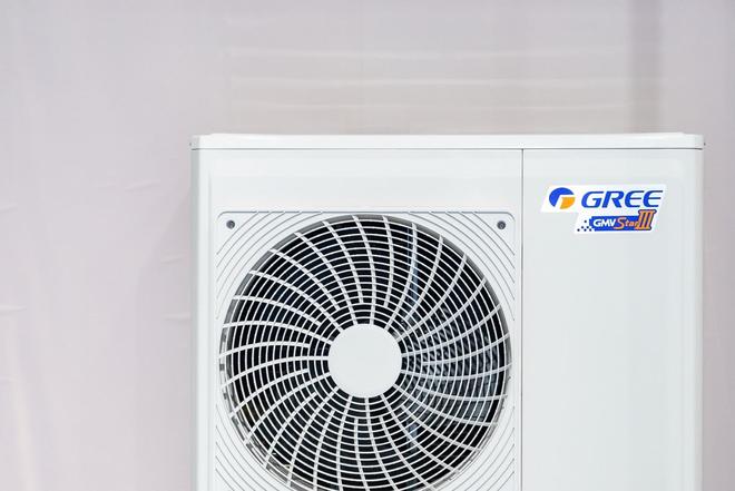 早报|iPhone 20或将采用「四曲面」全面屏设计/首批L3车型获批,两家车企入围/麦当劳涨价,涨幅0.5–1元