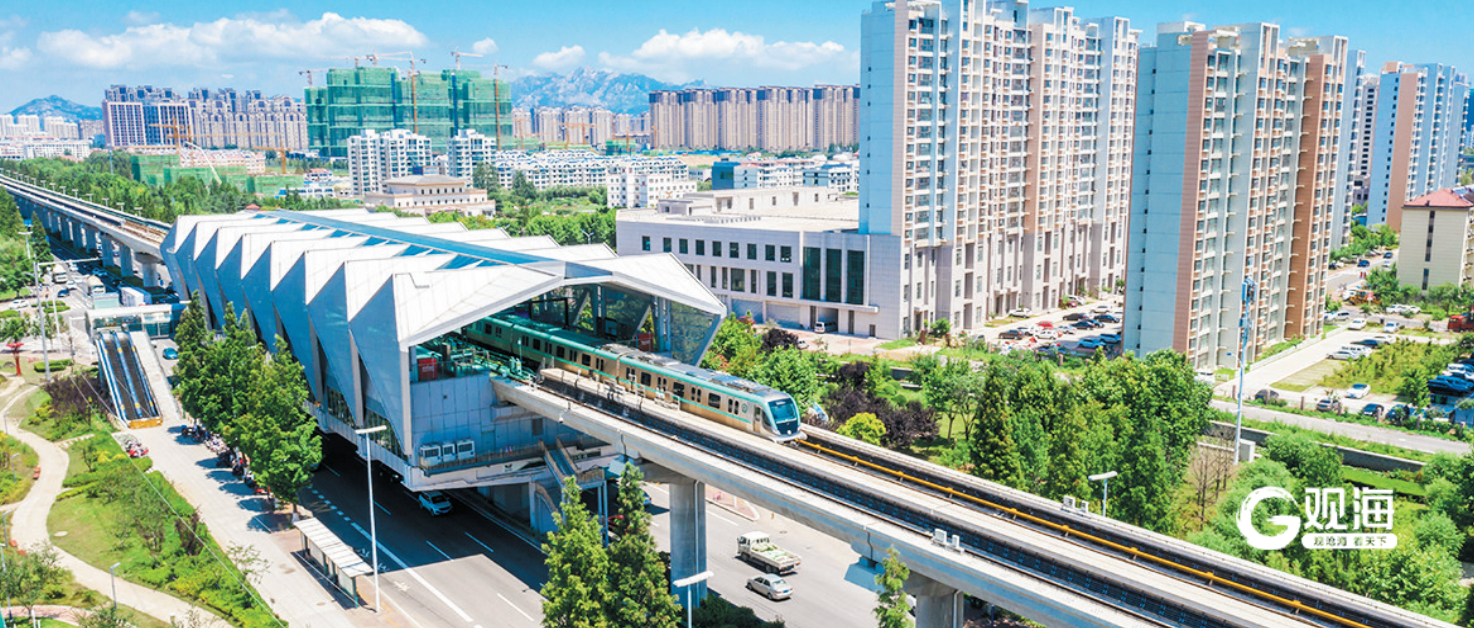 西海岸快线列车在行驶。资料照片