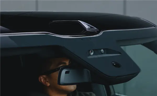 为何不学特斯拉弃用激光雷达Rivian：成本低 可补足摄像头短板