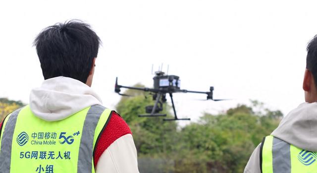 中国移动广西公司技术人员成功完成5G-A网联无人机全自动试飞任务 苏珩摄