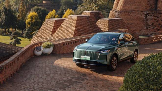 17.88 万元起，红旗 HS6 PHEV 版上市， 全面对标方程豹钛 7