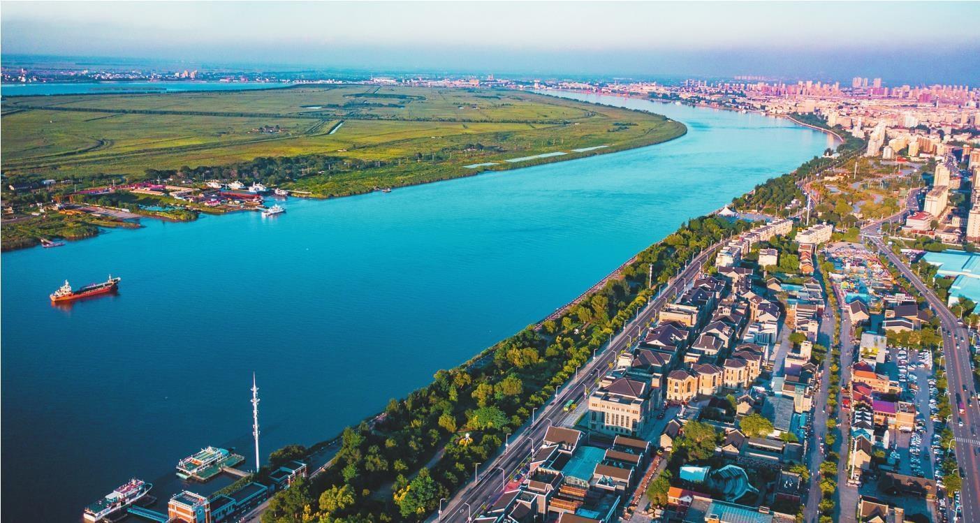 “辽河文化产业带”建设让营口的母亲河——大辽河更加绚丽多姿。 图片由营口市委宣传部提供