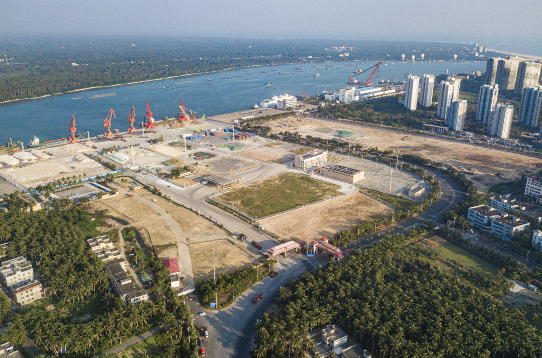 在海南文昌拍摄的清澜港口岸。新华社记者 蒲晓旭 摄