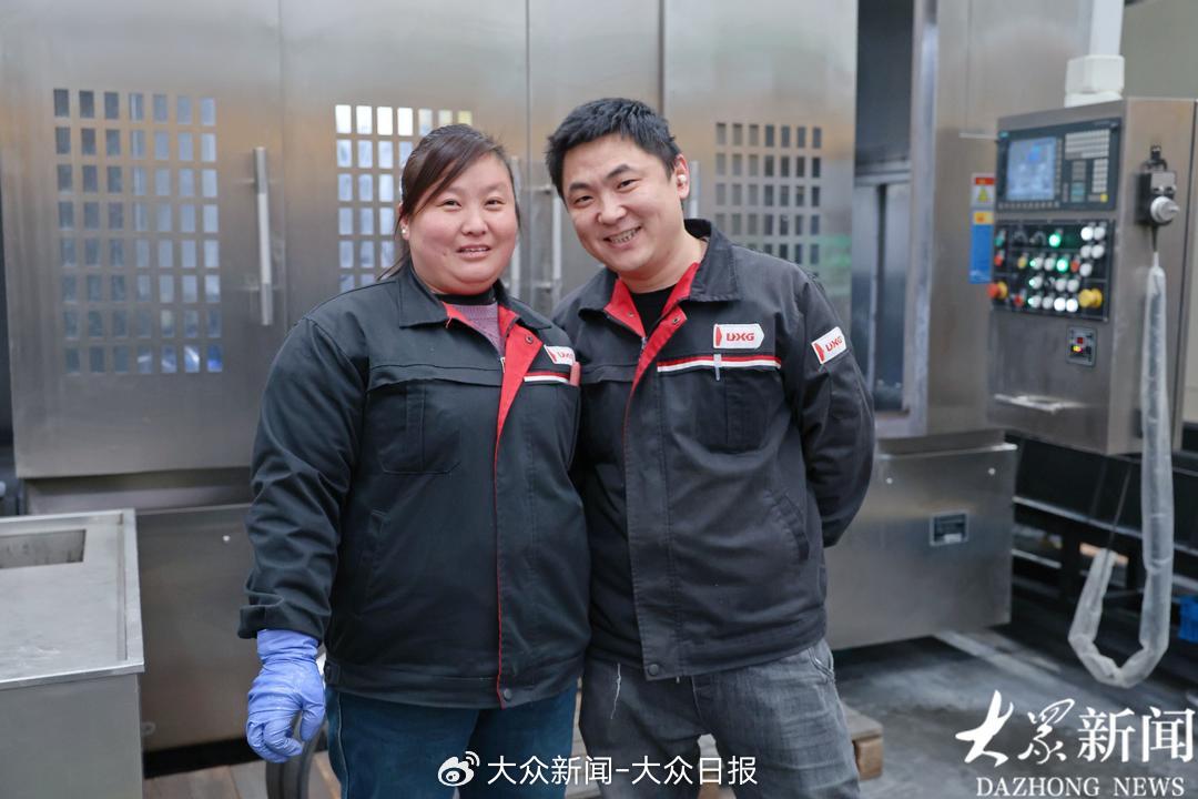 张振和妻子陈新都是山东冠县人，先后入职公司，是扎根在生产一线，默默奋斗的两口子。