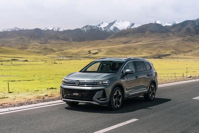 刚提新车就出发 “端到端”大脑让“准银发族”川西之行更轻松