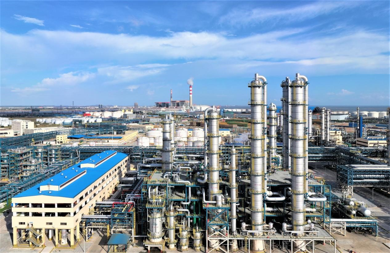 （广西华谊能源化工有限公司工业气体岛项目乙二醇装置，东华公司供图）