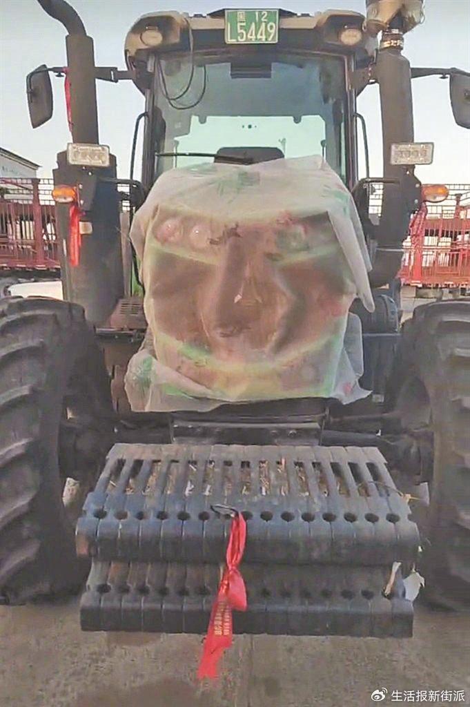 农户反映道依茨法尔拖拉机经常外溢防冻液！经销商：协调更换发动机