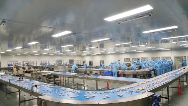 湖北钟祥金源食品股份有限公司生产现场（张友华 摄）