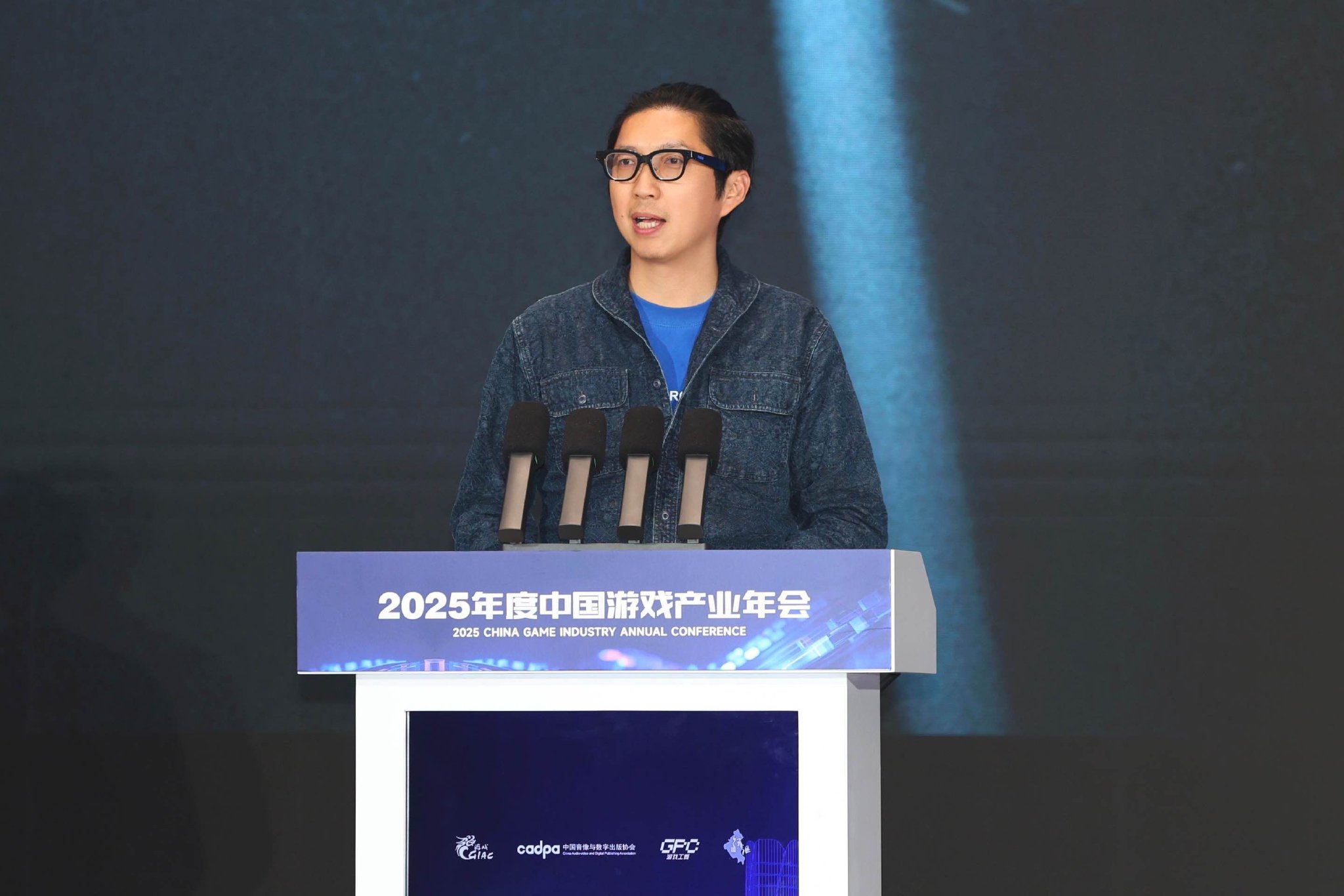 ��������CEO�·�