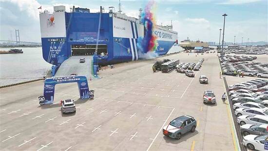 浦发银行广州分行：助力全国首艘双燃料汽车运输船项目