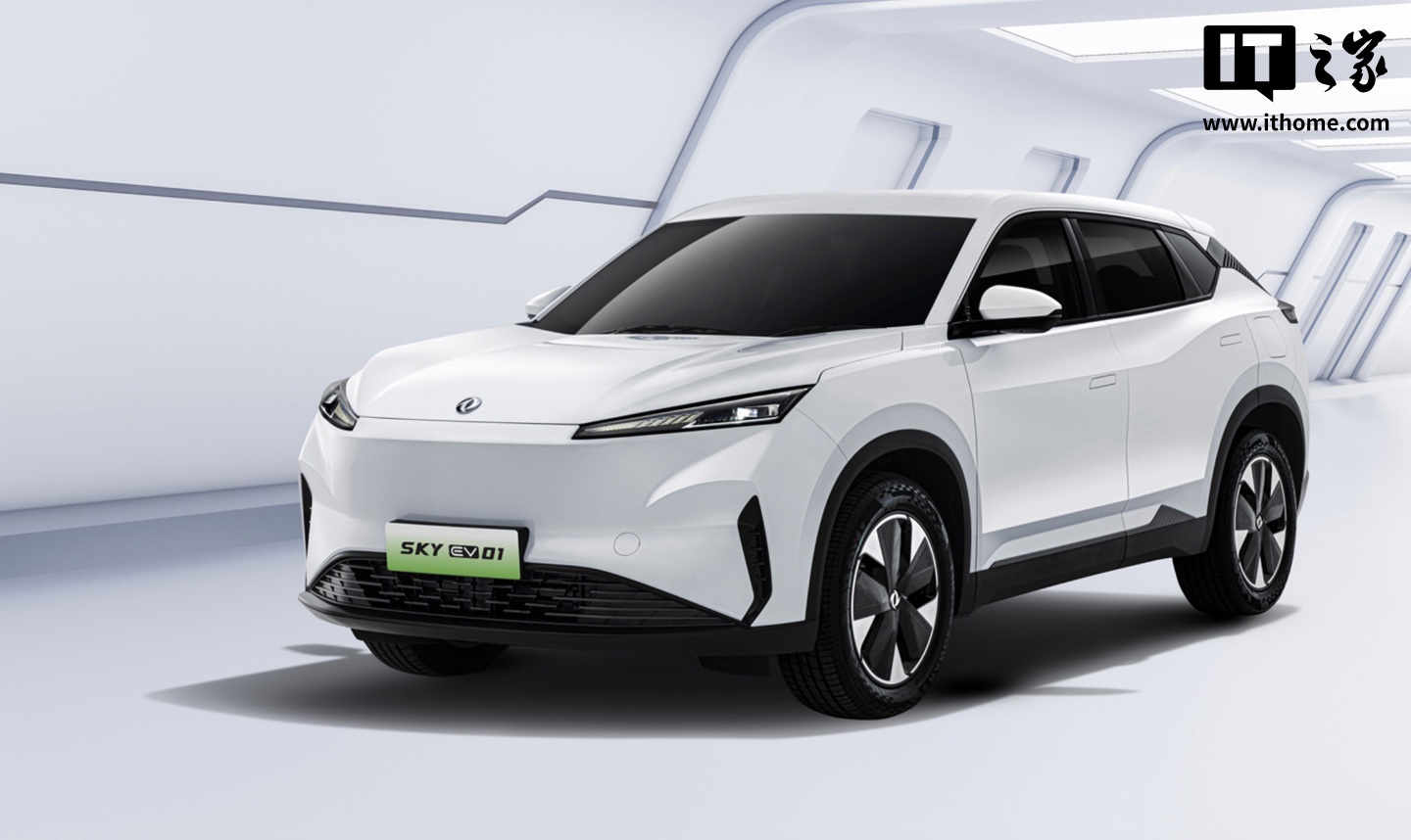 全球首款独立北斗量产车东风风神 SKY EV01 交付