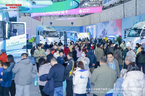 中国重汽集团：赴一场“可触摸的品牌温暖之旅”