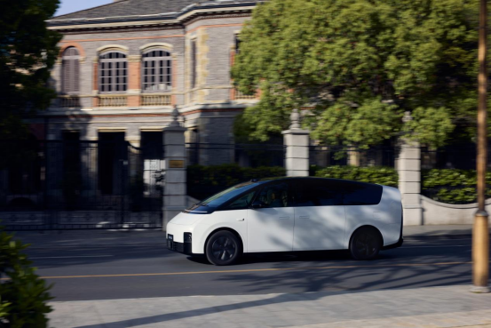 理想MEGA凭什么是纯电MPV“保值实力派”？