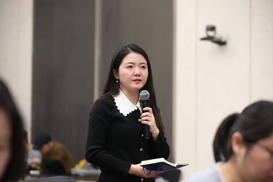 海报新闻记者:足额还清逾期债务是适用于一次性信用修复政策的前提,请问客户在向银行还款时有哪些需要注意的事项?