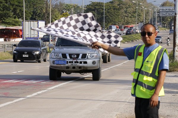 “一带一路”汽车拉力赛走的是什么路？