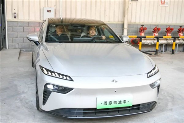 力争2027年量产！东风汽车“固态电池车”亮相