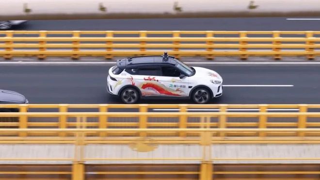 百度与Uber合作在英国测试无人驾驶网约车，明年年底前提供服务