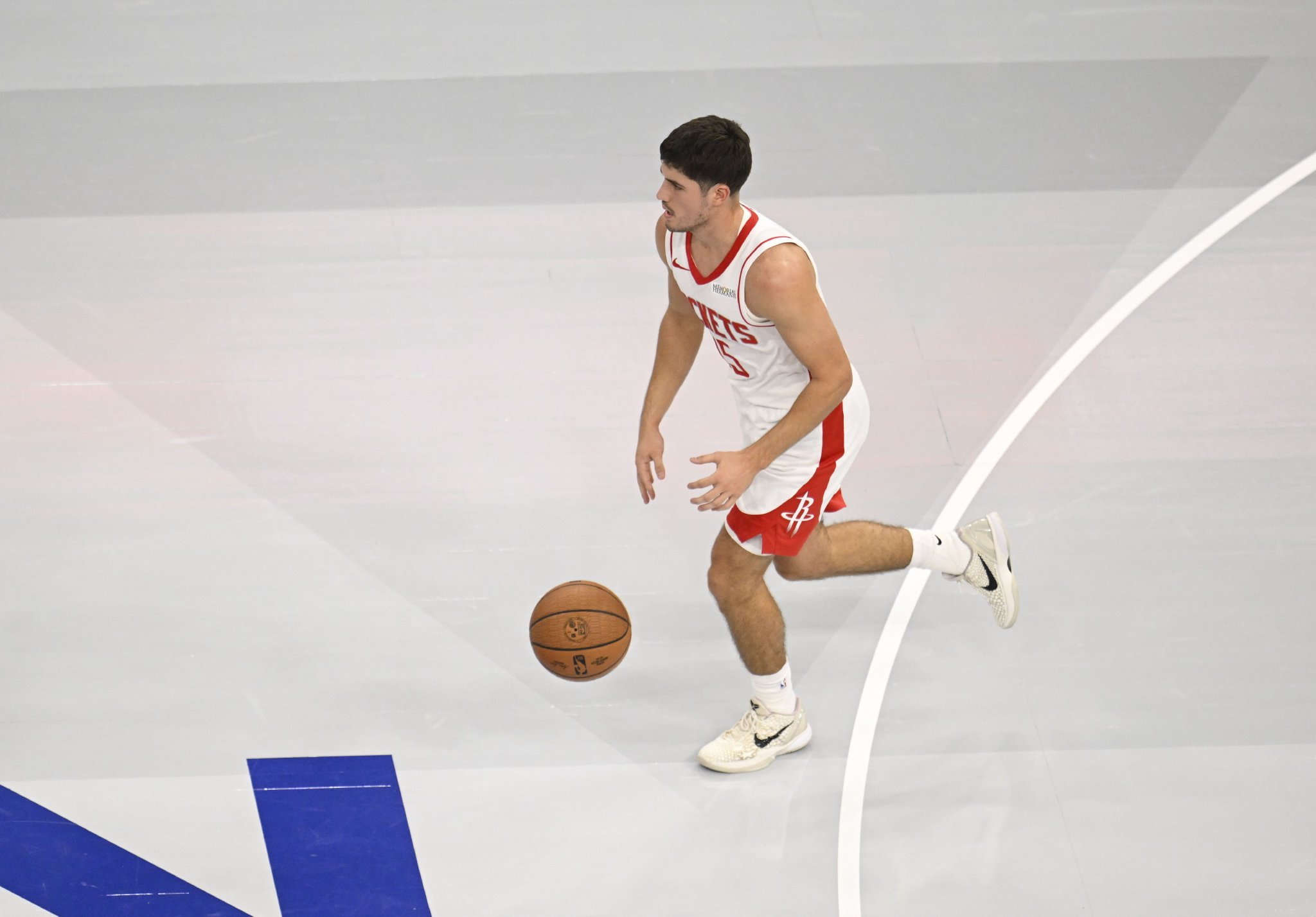 记者：谢泼德在场时单防是个问题 加时变数是国王连打谢泼德三个