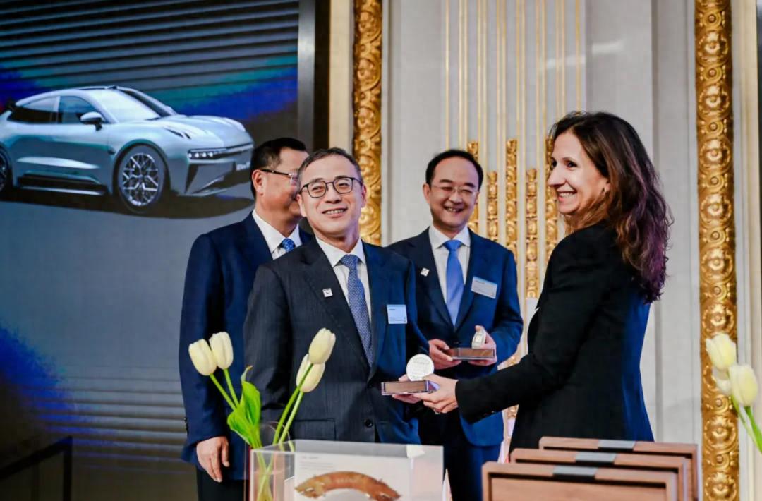 极氪完成私有化退市：成吉利汽车附属公司 李书福少了一家上市企业