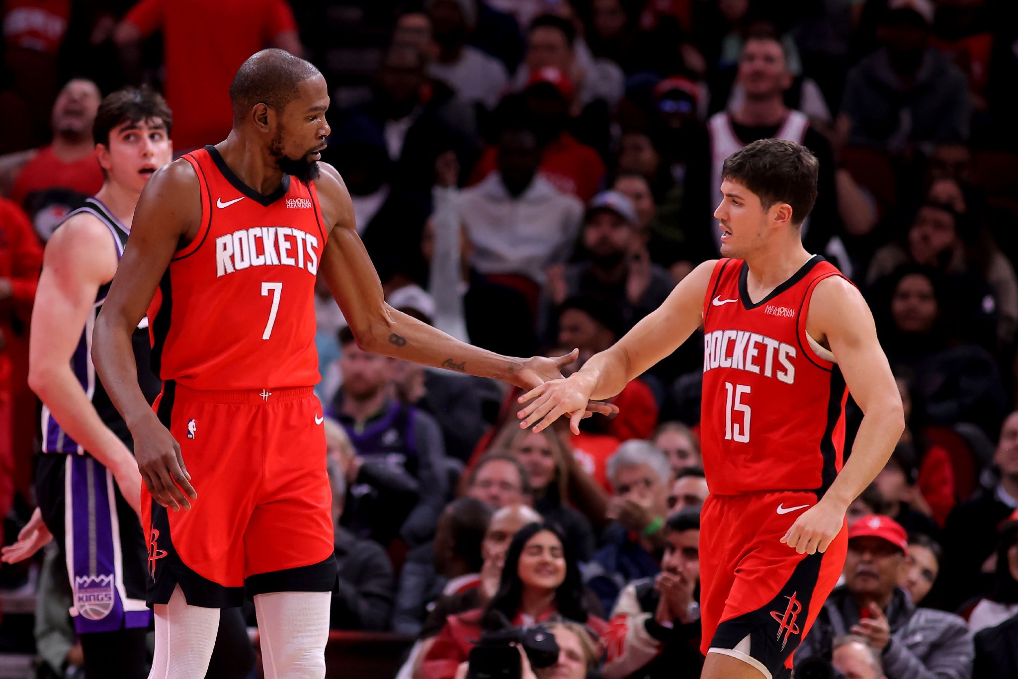 卢：从谢泼德身上看到了自信 他赢得了球队信任 KD上场一直找他